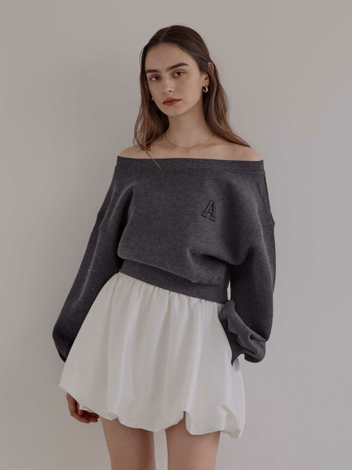 ACYM A logo off shoulder スウェット A logo off shoulder スウェット | ACYM ONLINE SHOP