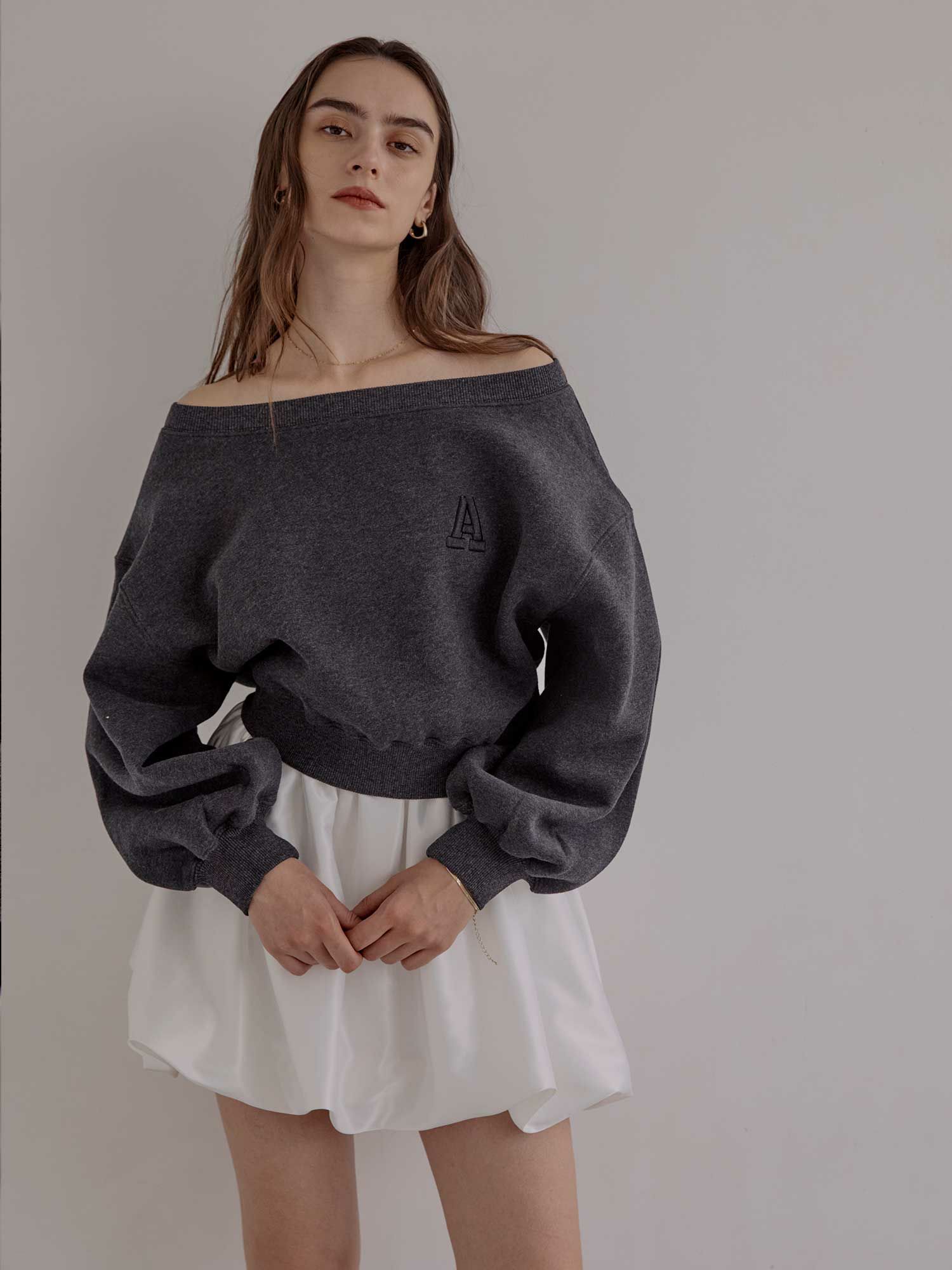 A logo off shoulder スウェット | ACYM ONLINE SHOP