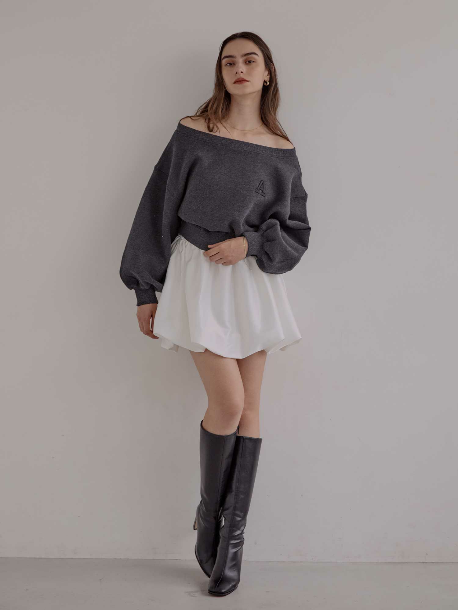 ACYM A logo off shoulder スウェット A logo off shoulder スウェット | ACYM ONLINE SHOP