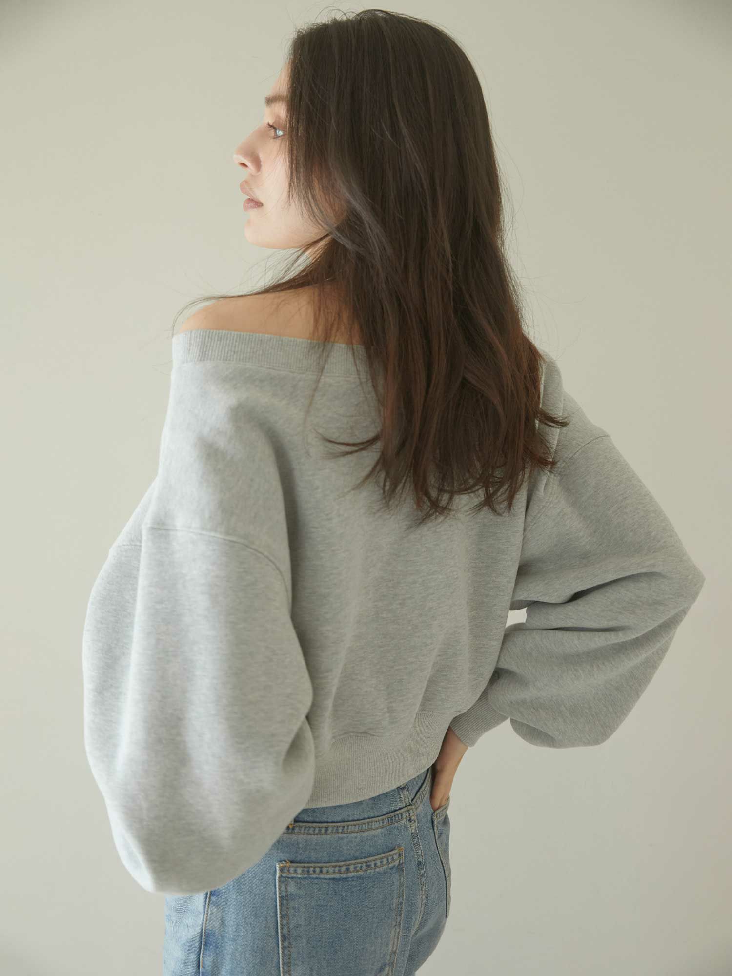 ACYM A logo off shoulder スウェット A logo off shoulder スウェット | ACYM ONLINE SHOP