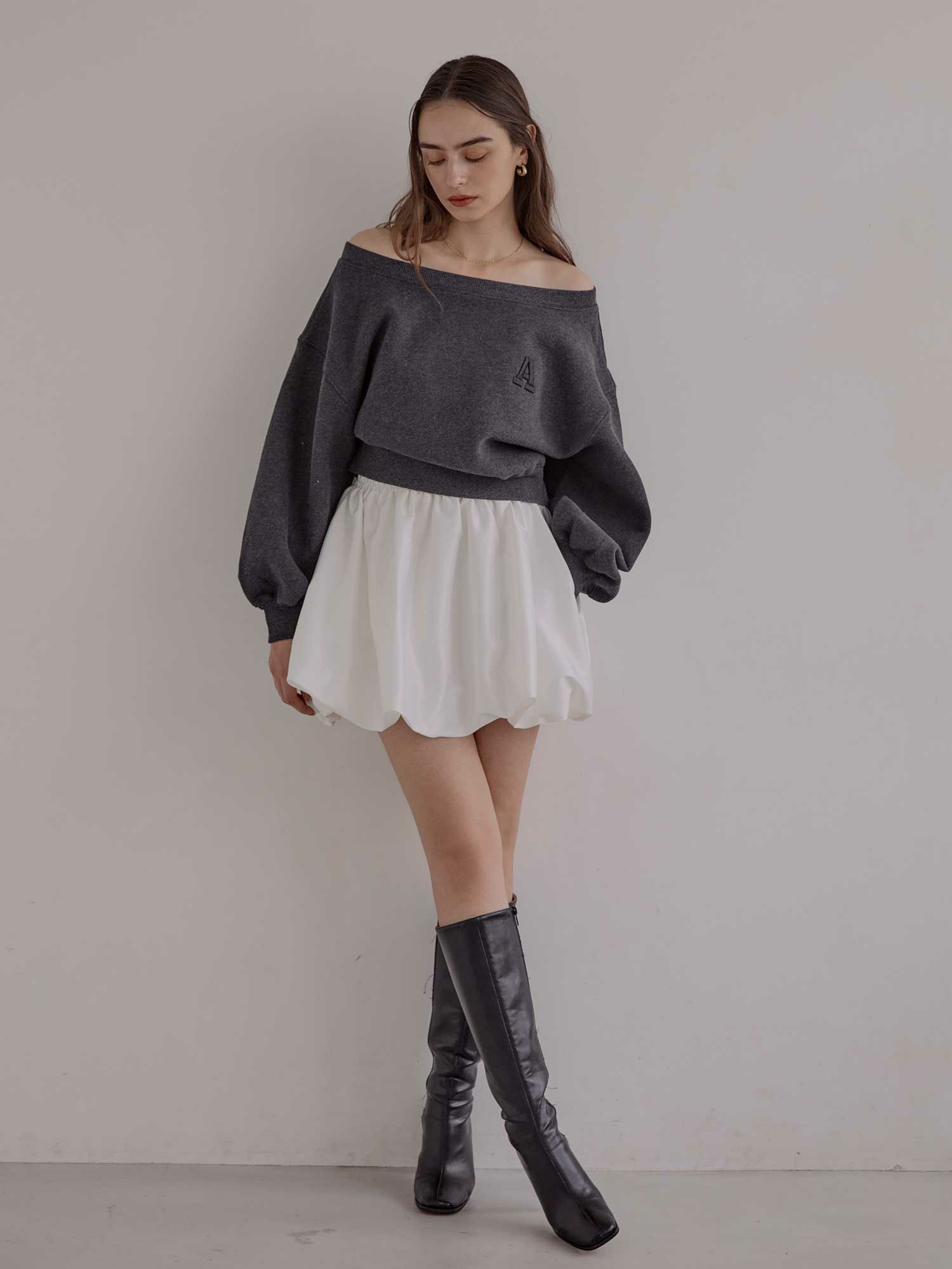 ACYM A logo off shoulder スウェット A logo off shoulder スウェット | ACYM ONLINE SHOP