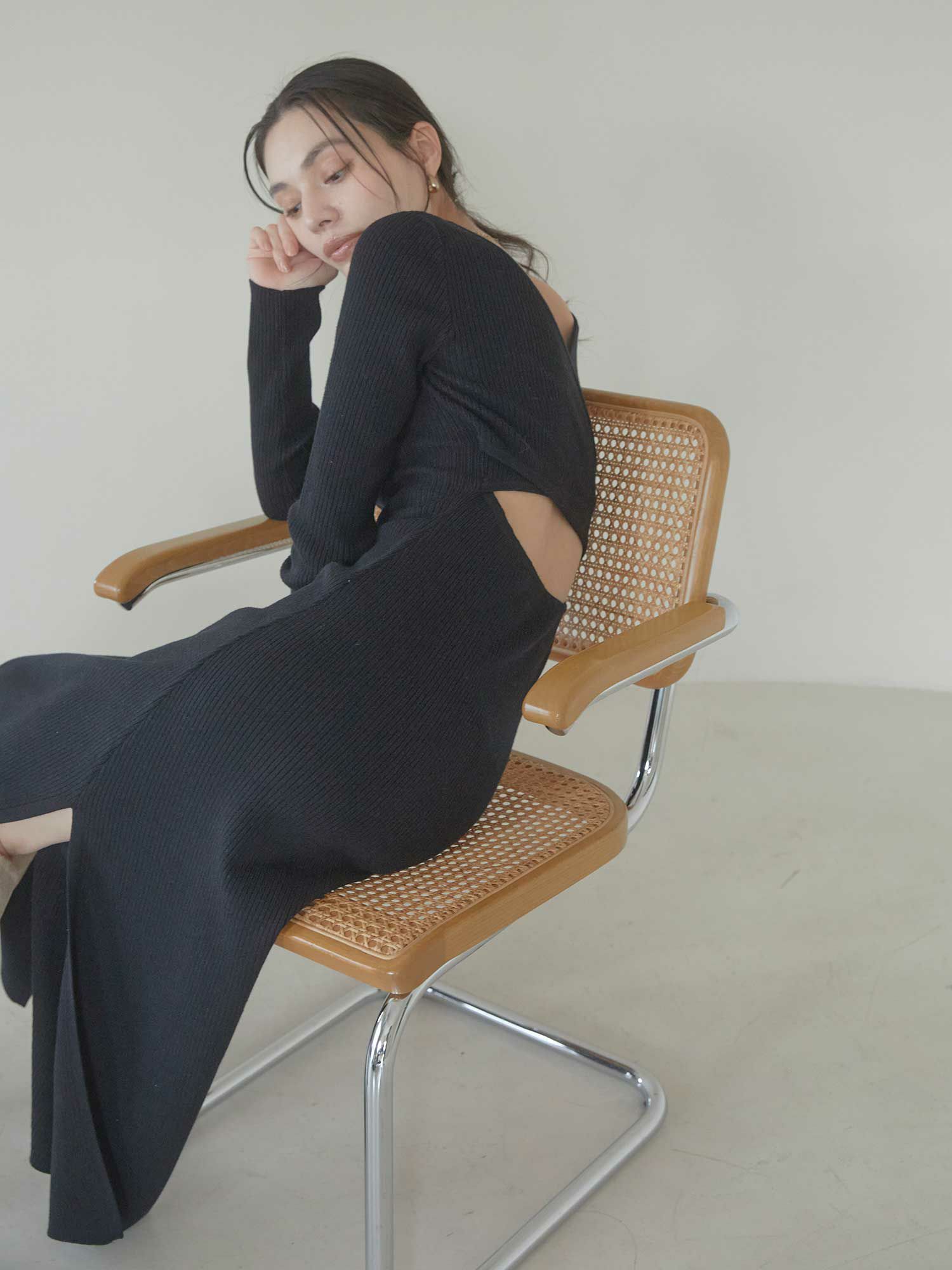 ACYM アーシム　Back open mix knit ニットワンピース　黒 Back open mix knit ワンピース | ACYM ONLINE SHOP