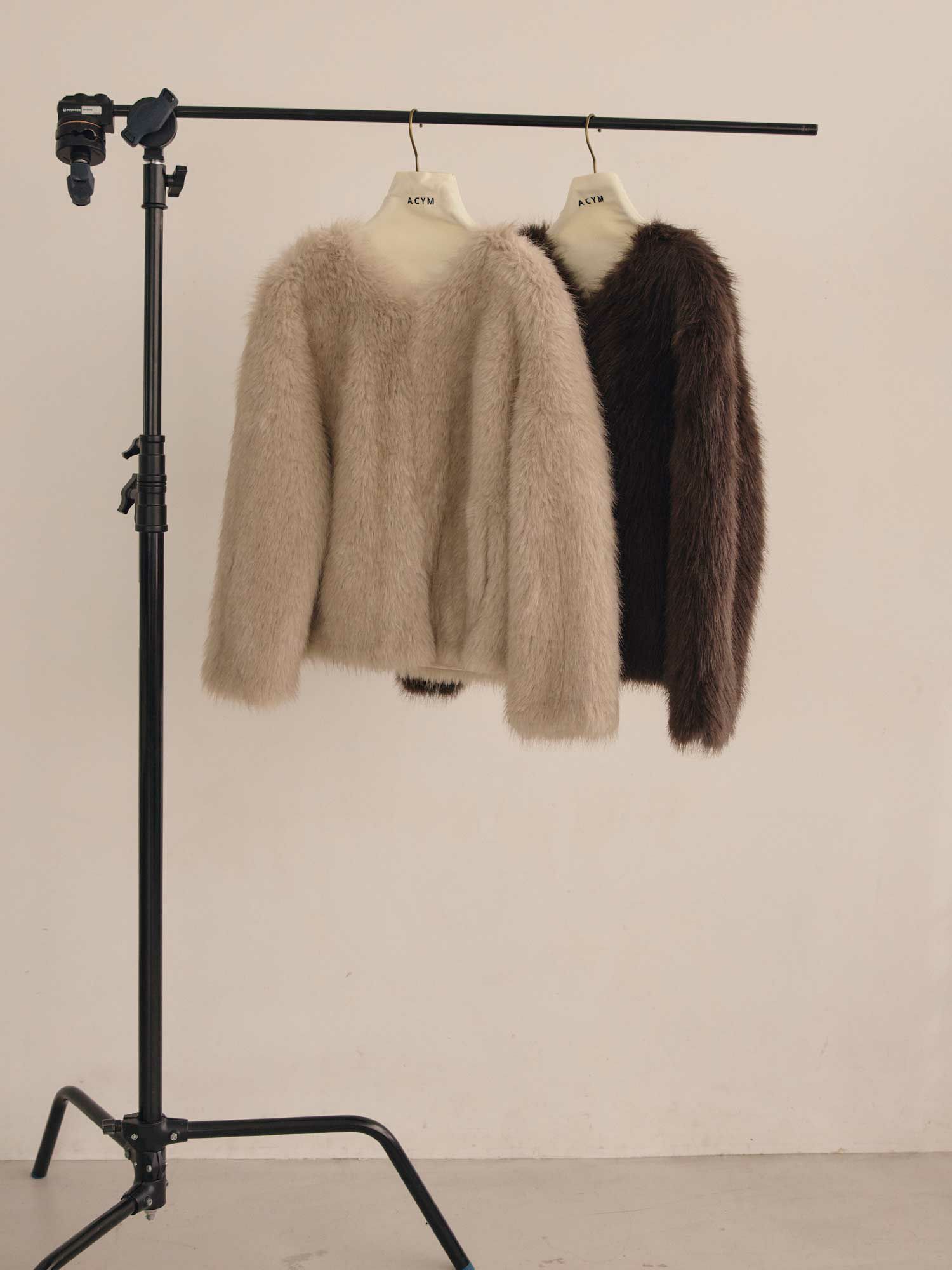 【ayapi 】acym ノーカラーボリュームファージャケット ayapi 】acym ノーカラーボリュームファージャケット ノーカラー